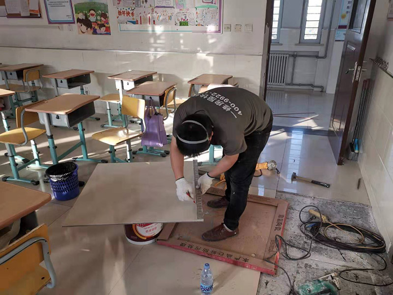 墻面貼磚工人哪里找,墻面貼磚哪家專業,保定墻面貼磚服務,家庭墻面貼磚,墻面貼磚報價